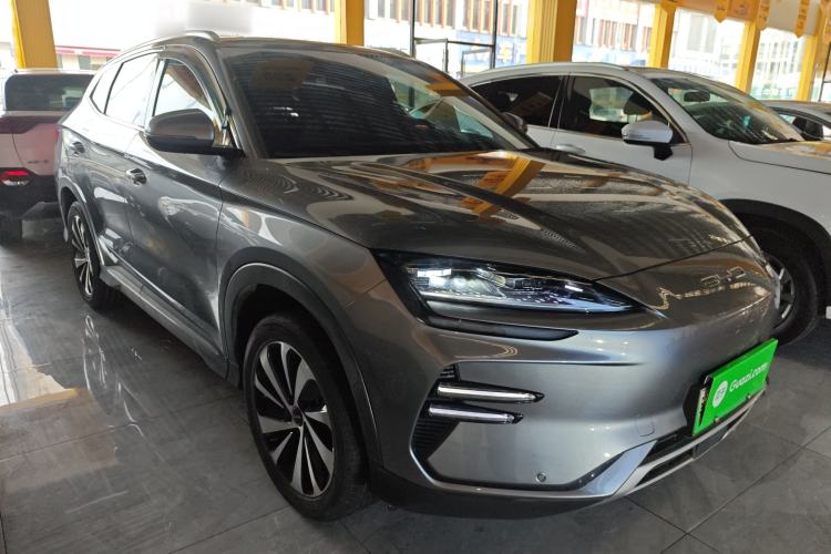 Used BYD Song PLUS New Energy 2024 Honor Edition EV 520km Luxury Model Front Right 45 Deg