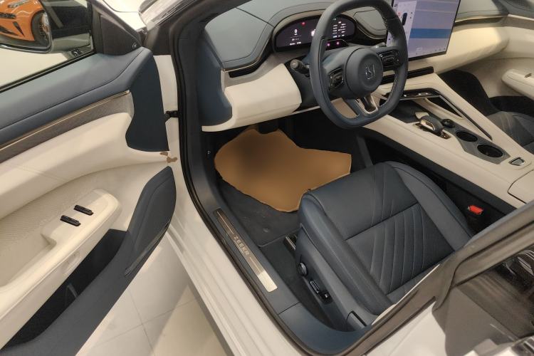 Used Zeekr 001 2025 YOU Edition 100 kWh All-Wheel Drive Driver Seat