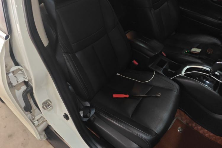 Used Nissan X-Trail 2019 2.0L CVT Smart Connect Comfort Edition 2WD Right Front Seat