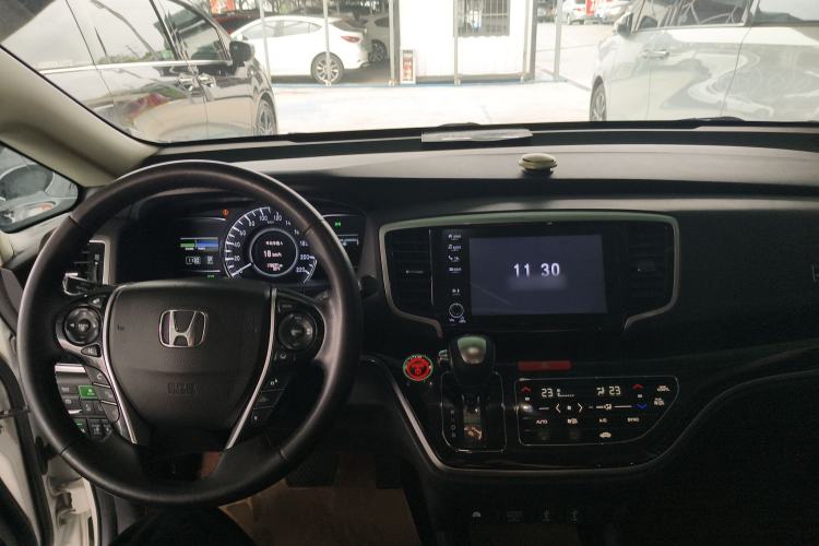 Used Honda Odyssey 2019 2.0L Rui-Zunxiang Edition Center Console