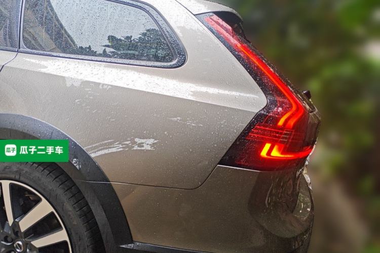 Used Volvo V90 2022 Cross Country B5 AWD Prestige Edition
