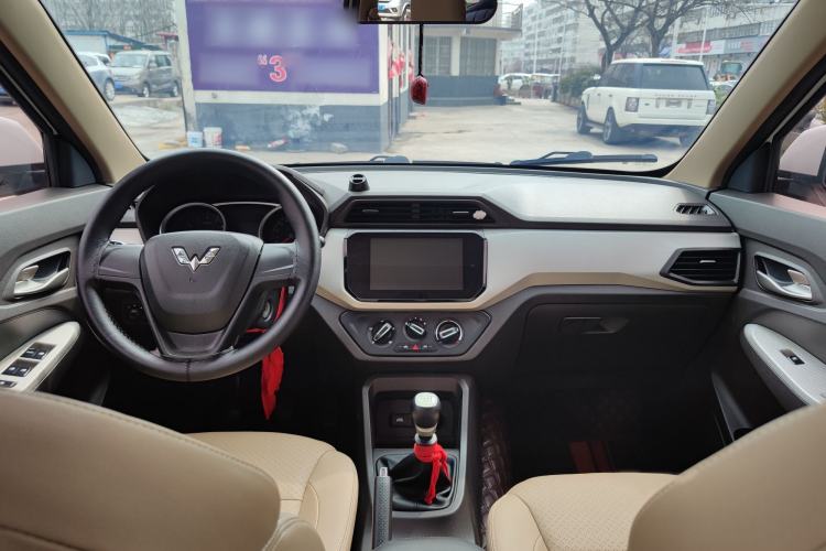 Used Wuling Hongguang 2019 1.5L S Comfort Edition China VI LAR
