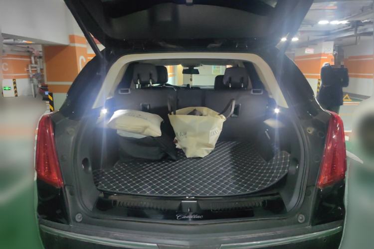 Used Cadillac XT5 2017 Anniversary Edition 28T Four-Wheel Drive Luxury Model Trunk