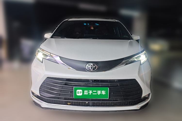 Used Toyota SIENNA 2026 Model 2.5L Dual-Engine Two-Wheel-Drive Comfort Edition