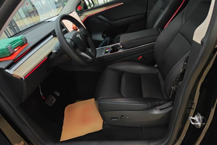 Used Tesla Model Y 2022 Rear-Wheel-Drive Version Left Front Seat