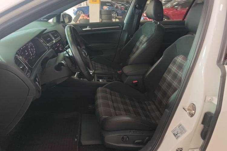 Used Volkswagen Golf GTI 2018 2.0 TSI GTI Left Front Seat