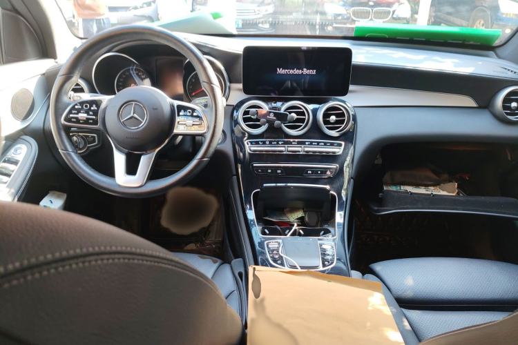 Used Mercedes-Benz GLC 2020 GLC 260 L 4MATIC Dynamic Model Interior 2