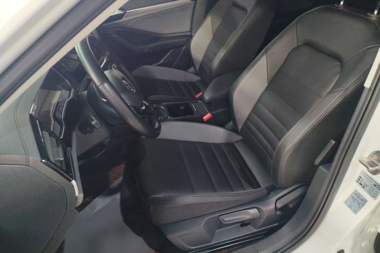 Used Volkswagen Sagitar 2020 200TSI DSG Comfort Version China VI Standard Left Front Seat