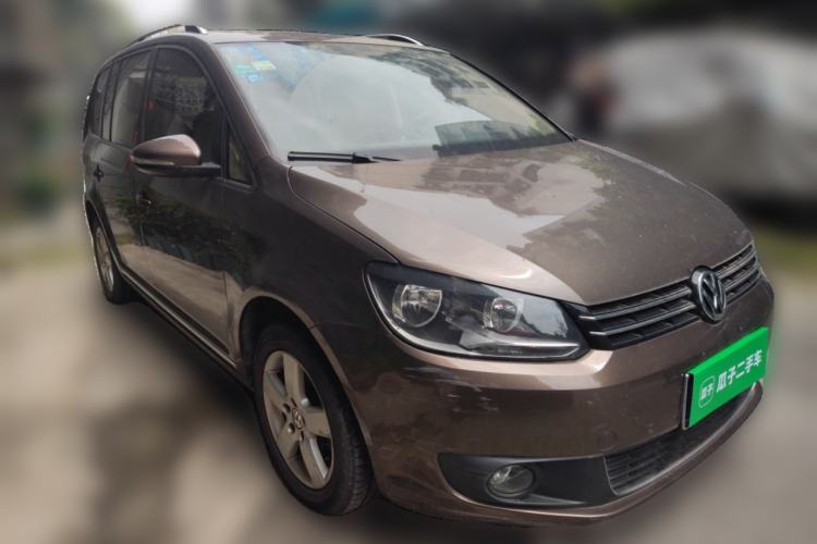 Used Volkswagen Touran 2011 1.4T Manual Zhiya Edition 5 Seats Front Right 45 Deg