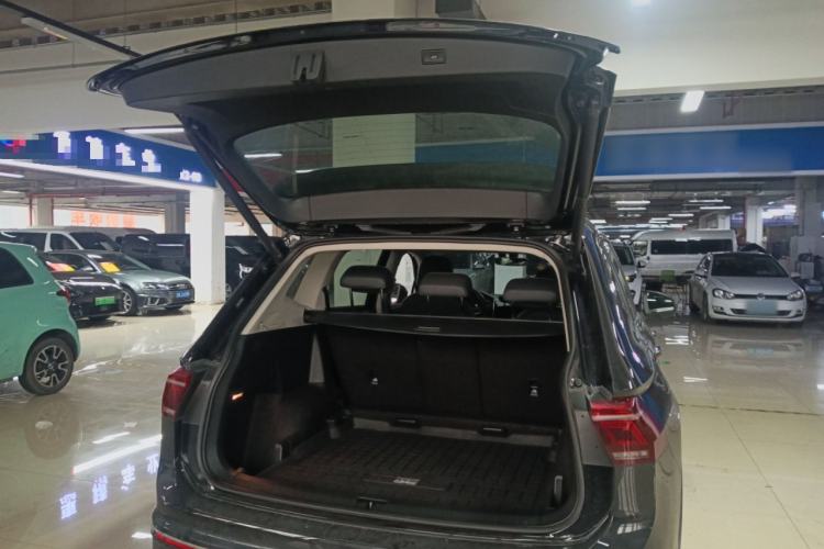 Used Volkswagen Tiguan L 2022 330TSI Automatic Two-Wheel Drive R-Line Enhanced Edition Trunk