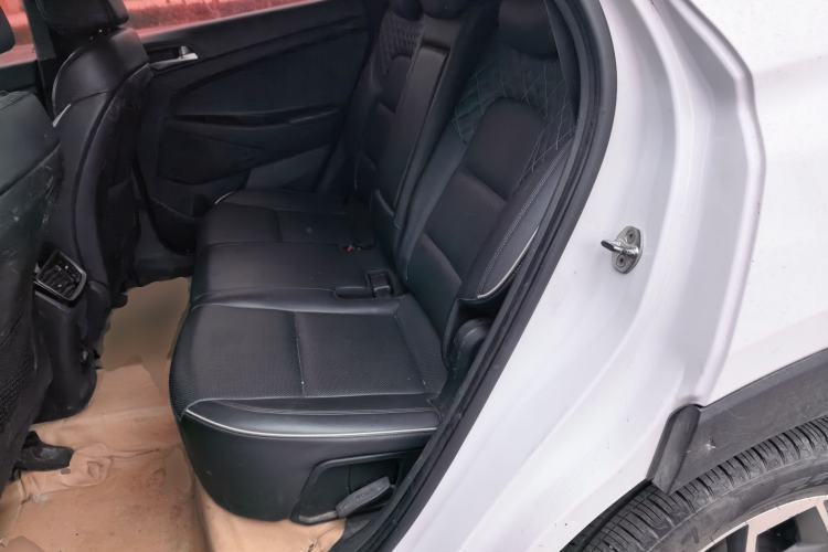 Used Hyundai Tucson 2019 280TGDi Dual-Clutch Two-Wheel Drive Smart Connect Version China VI Left Rear Seat