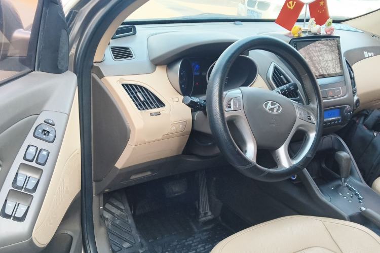 Used Hyundai ix35 2013 2.0L Automatic Two-Wheel Drive Smart GLS China IV Standard Driver Seat