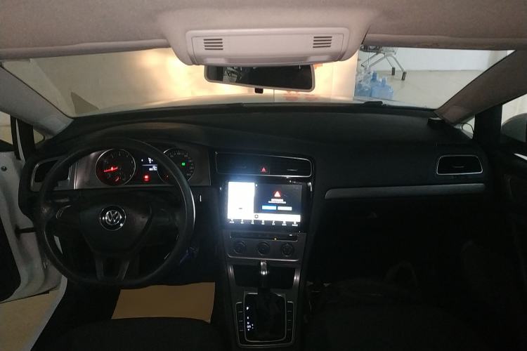 Used Volkswagen Golf 2016 1.6L Automatic Fashion Model