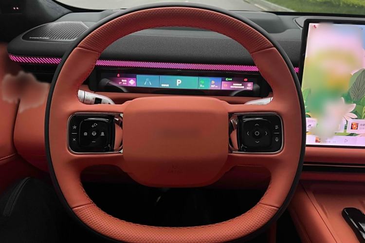 Used Lynk & Co 900 2025 2.0T Ultra
