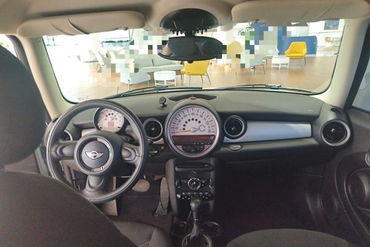 Used MINI 2012 1.6L ONE Baker Street Center Console