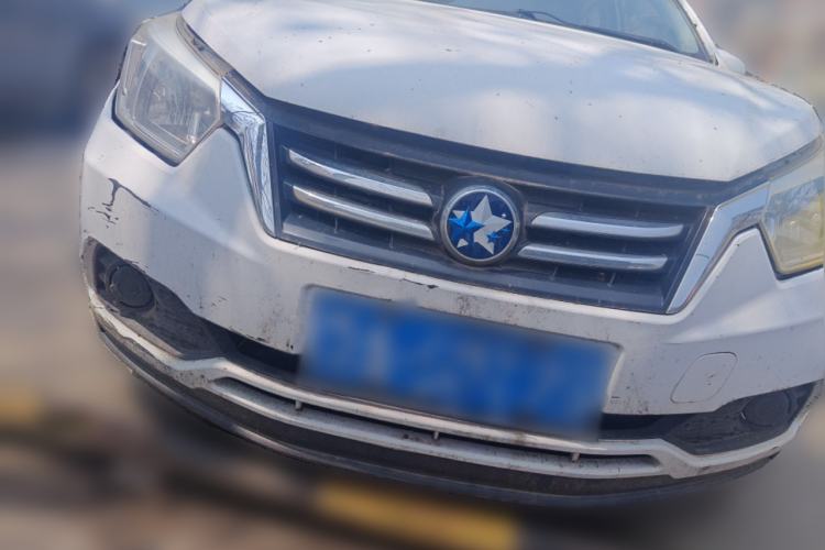 Used Venucia R50 2015 1.6L Automatic Fashion Edition
