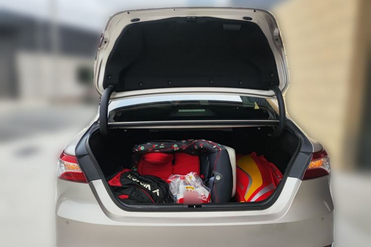 Used Toyota Camry 2019 Revised Version 2.0G Luxury Edition Trunk