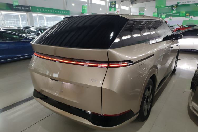 Used XPeng X9 2024 702 Ultra-Long Range Pro
