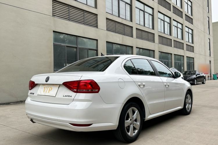 Used Volkswagen Lavida 2017 1.6L Automatic Fashion Edition Exterior 6