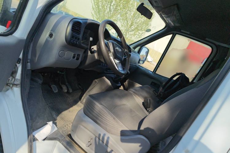 Used JMC Transit 2017 2.8T Commercial Version Short Wheelbase Mid-Roof 6/7/8-Seater JX493 Left Front Seat