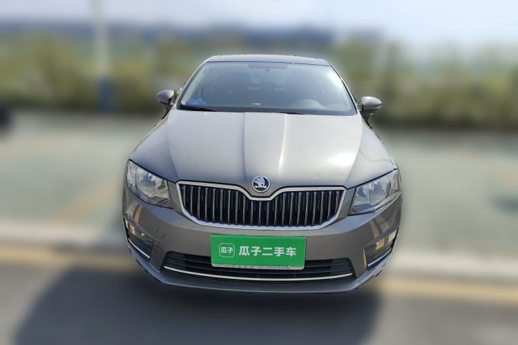 Used Skoda Octavia 2017 1.6L Automatic Smart Drive Edition Front