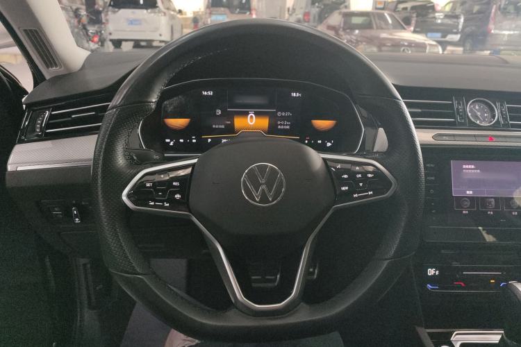 Used Volkswagen Magotan 2023 2 Million Units Limited Edition 330TSI DSG Leading Version
