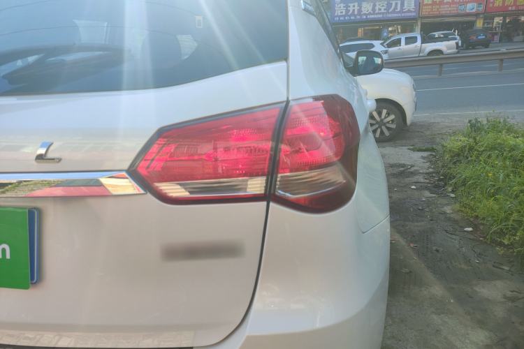 Used Haval H2 2017 Blue Label 1.5T Manual Two-Wheel Drive Luxury Model
