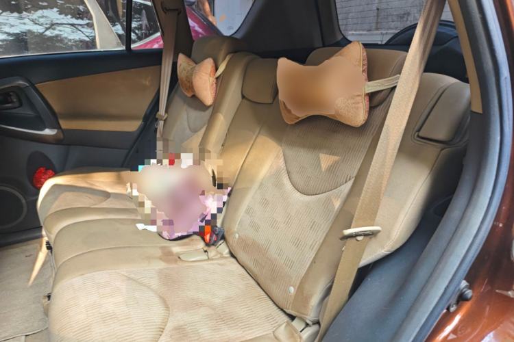 Used Toyota RAV4 2012 Luxurious Edition 2.0L Automatic All-Wheel Drive
