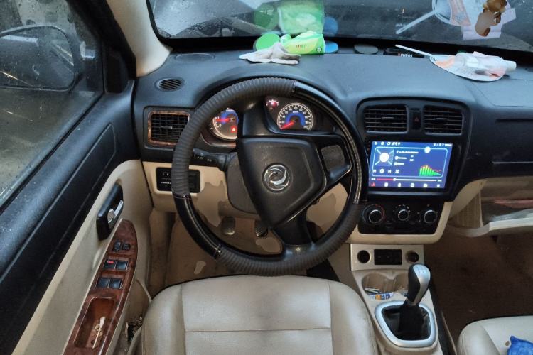 Used Dongfeng Fengon 2013 1.5L Manual Deluxe Model DK15
