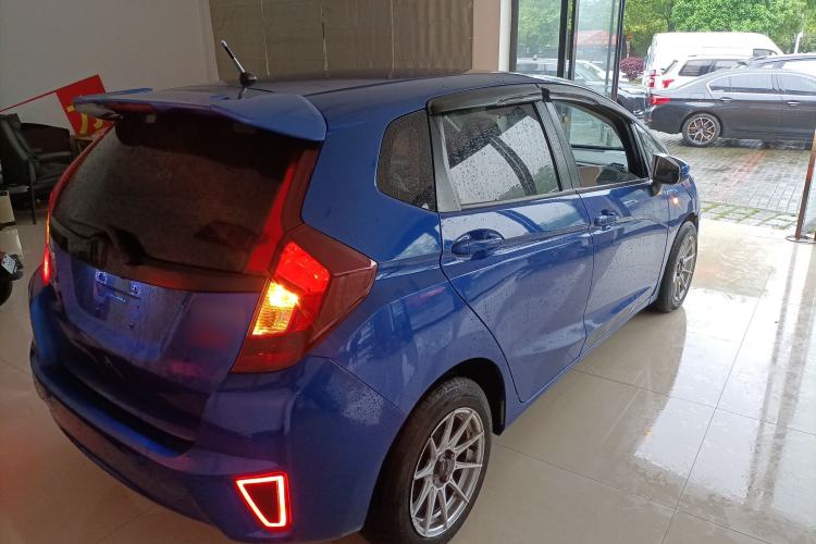 Used Honda Fit 2016 1.5L LXS CVT Comfort Sunroof Version Rear Right 45 Deg