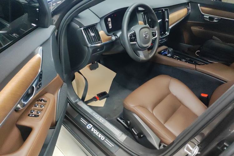 Used Volvo S90 2025 B5 Zhiyi Luxury Edition