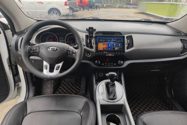 Used Kia Sportage R 2016 2.0L Automatic Two-Wheel Drive DLX Center Console