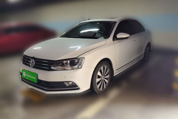 Used Volkswagen Sagitar 2015 230TSI Automatic Luxury Model