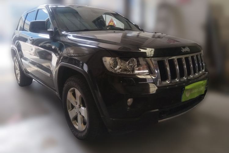 Used Jeep Grand Cherokee 2012 3.6L Luxury Navigation Edition Front Right 45 Deg