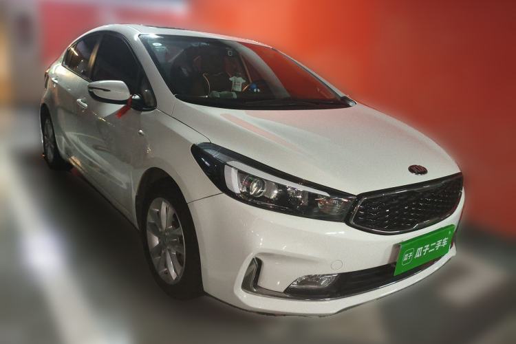 Used Kia K3 2016 1.6L Automatic GLS Front Right 45 Deg