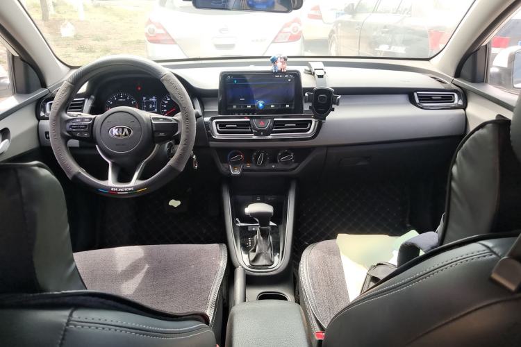 Used Kia Forte 2019 1.6L Automatic Fashion Edition China V Standard Center Console