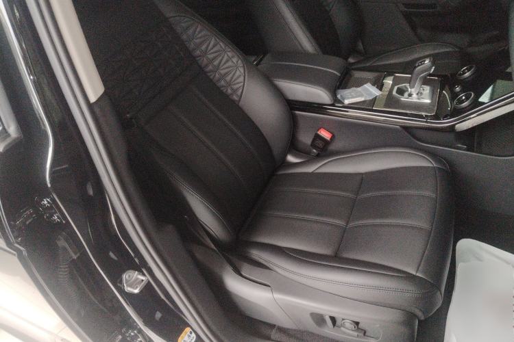 Used Land Rover Range Rover Evoque 2023 Aurora L 249 PS Collins Antique Bronze Special Edition
