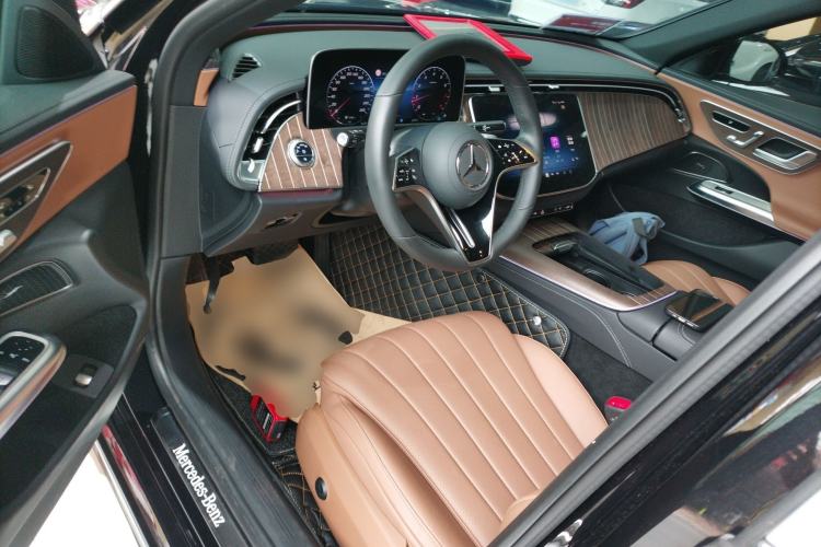 Used Mercedes-Benz E-Class 2024 Refresh E 300 L Stylish Edition
