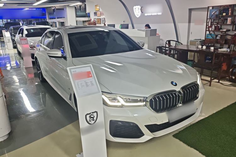 Used BMW 5 Series 2023 Restyled 530Li Leading Edition M Sport Package Front Right 45 Deg