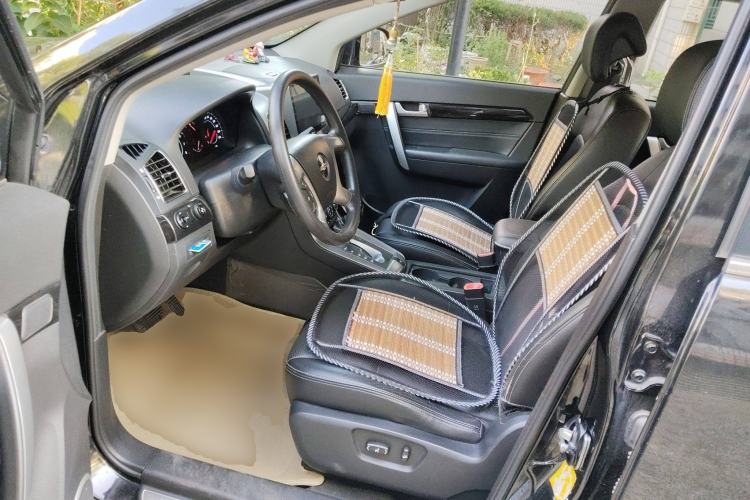 Used Chevrolet Captiva 2014 2.4L Two-Wheel Drive Urban Version 7 Seats
