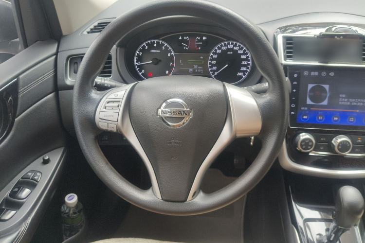 Used Nissan Tiida 2016 1.6L CVT Cool Dynamic Edition