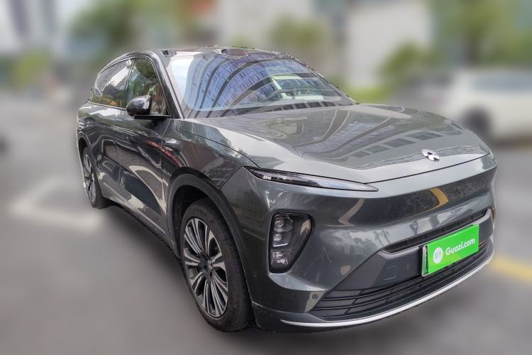 Used Nio ES8 2023 75 kWh Executive Edition Front Right 45 Deg