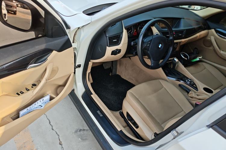 Used BMW X1 2012 sDrive18i Luxury Edition Driver Seat