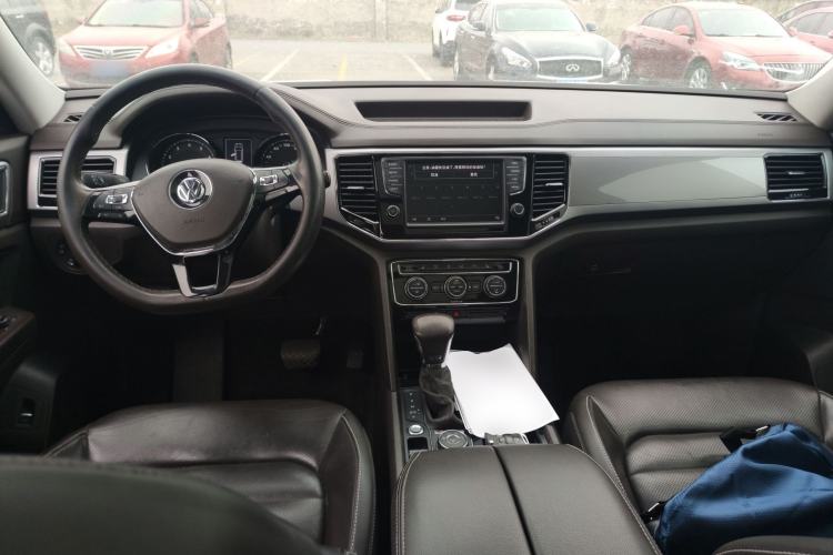 Used Volkswagen Teramont 2017 530 V6 Four-Wheel Drive Luxury Edition Center Console