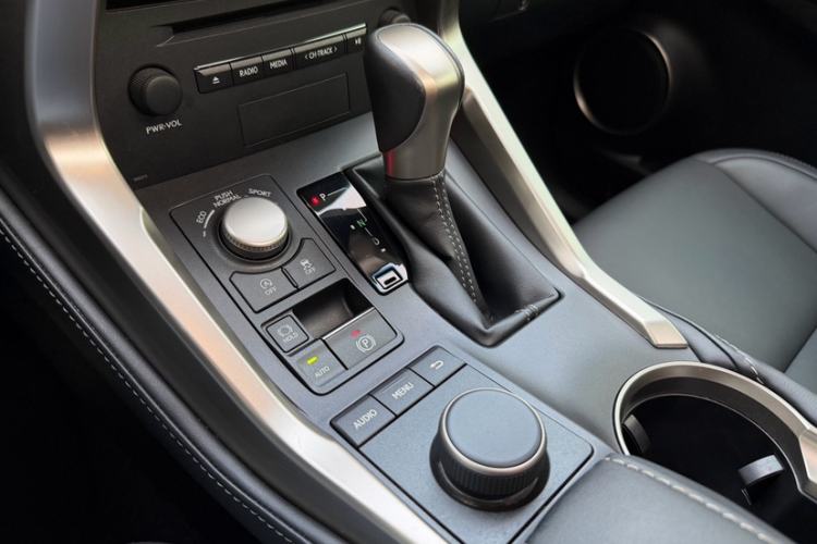 Used Lexus NX 2016 200 All-Wheel Drive FENGSHANG Version Interior 5