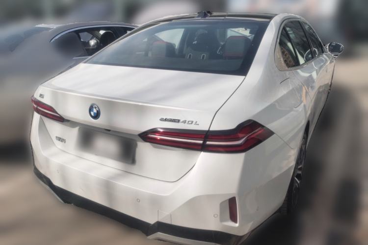 Used BMW i5 2025 eDrive 40L M Sport Package Rear Right 45 Deg