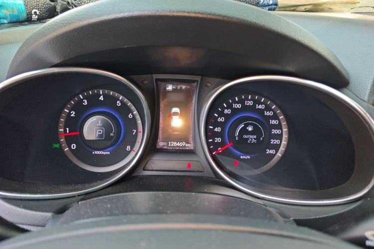 Used Hyundai Santa Fe 2013 2.0T Automatic All-Wheel Drive Top Trim