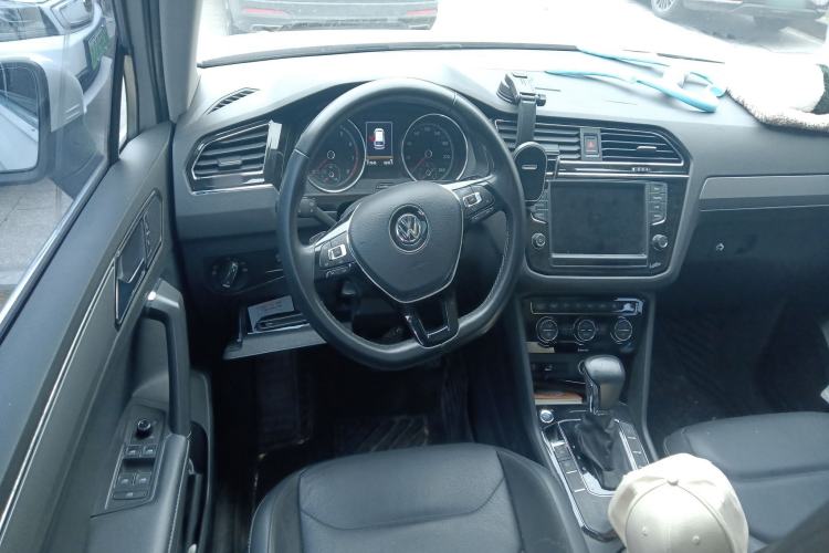 Used Volkswagen Tiguan L 2018 330TSI Automatic Two-Wheel Drive Luxury Edition Steering Wheel