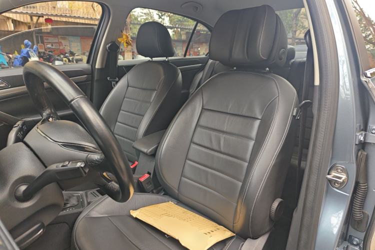 Used Volkswagen Lavida 2015 1.6L Automatic Fashion Edition