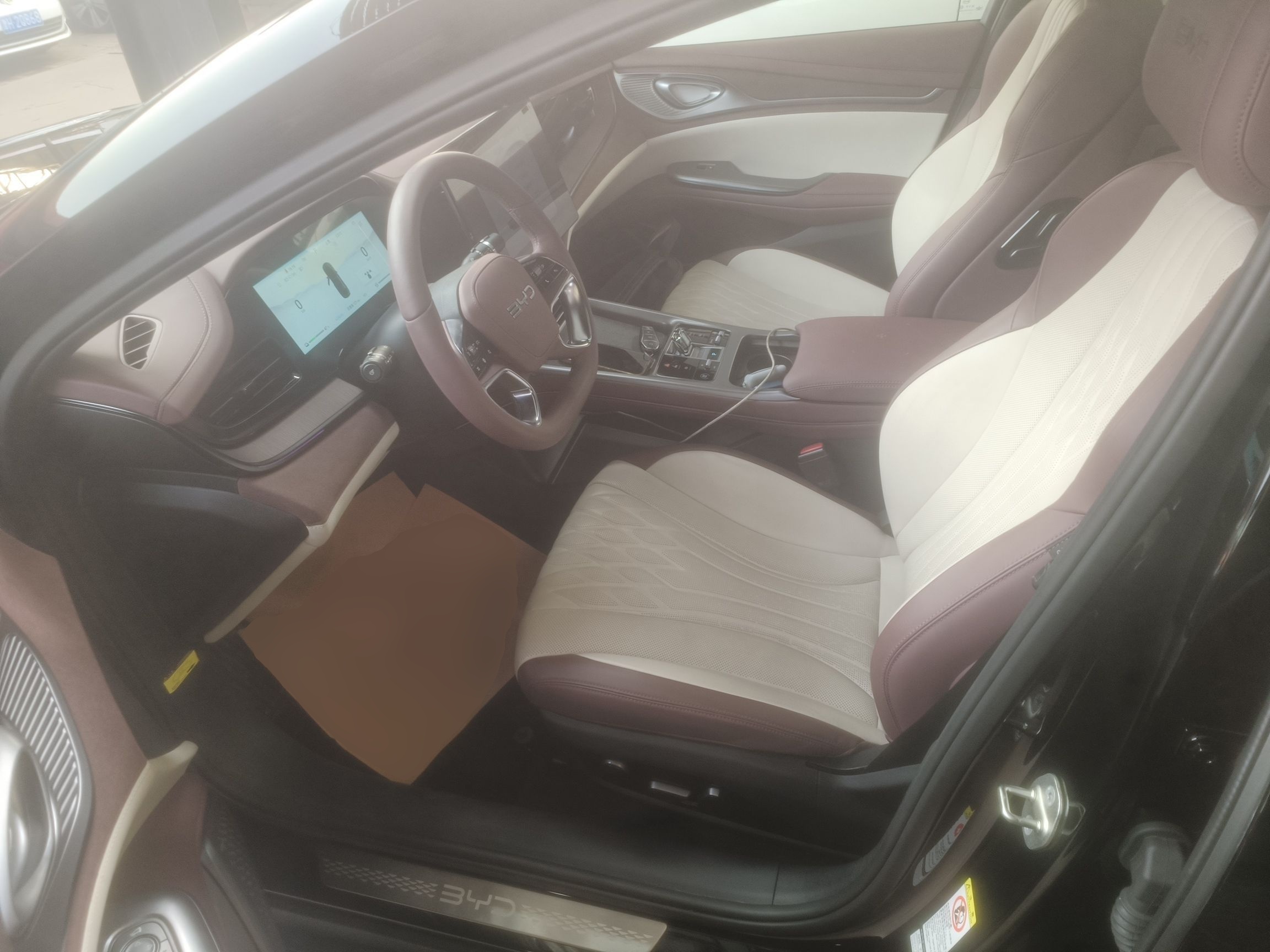 Переднее сиденье в автомобиле